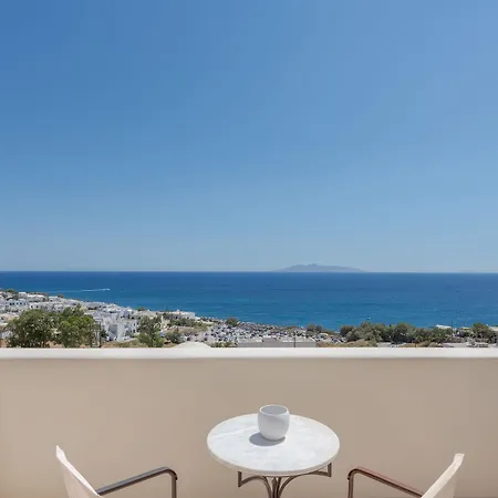 Epavlis & Hotel 4*